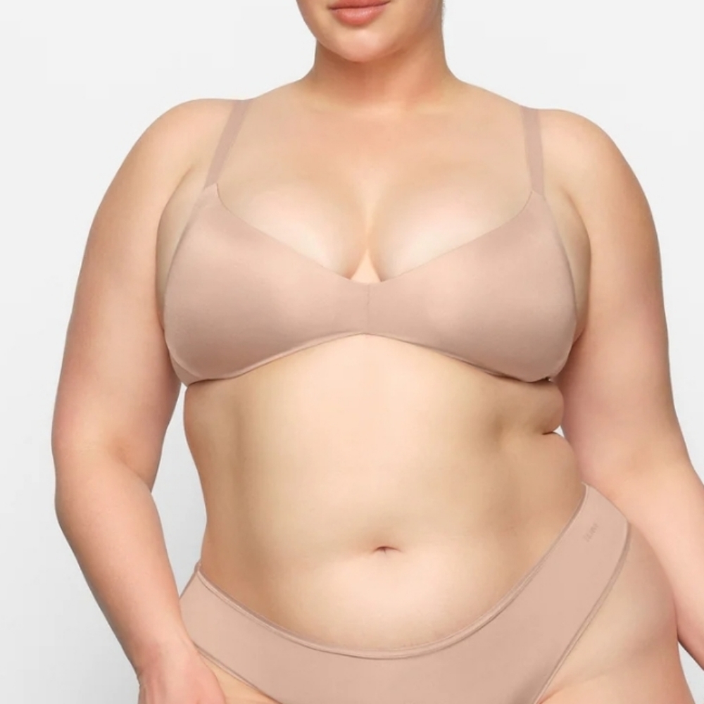 SKIMS Nude T-Shirt Bra